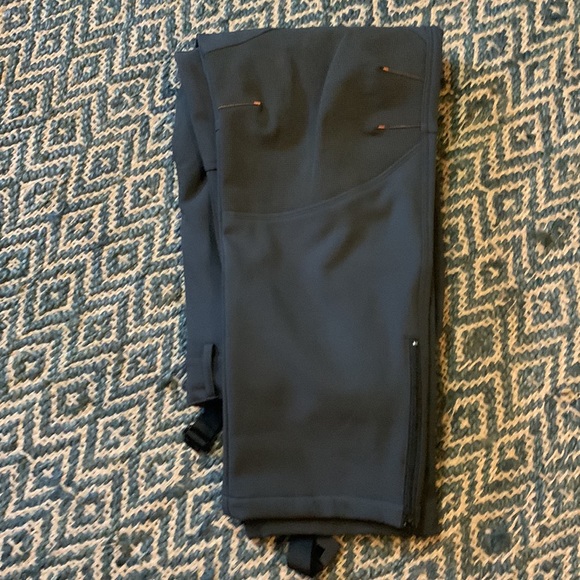 Gash Hao Men’s Ski Pants. Waist 42”. Inseam  30”.  Gray. Excellent Condition - Picture 2 of 5